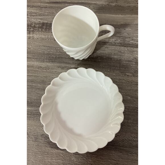 H&C: L France Tea Cup and Saucer Demitasse Set Fine Porcelain White Swirl - Picture 4 of 6